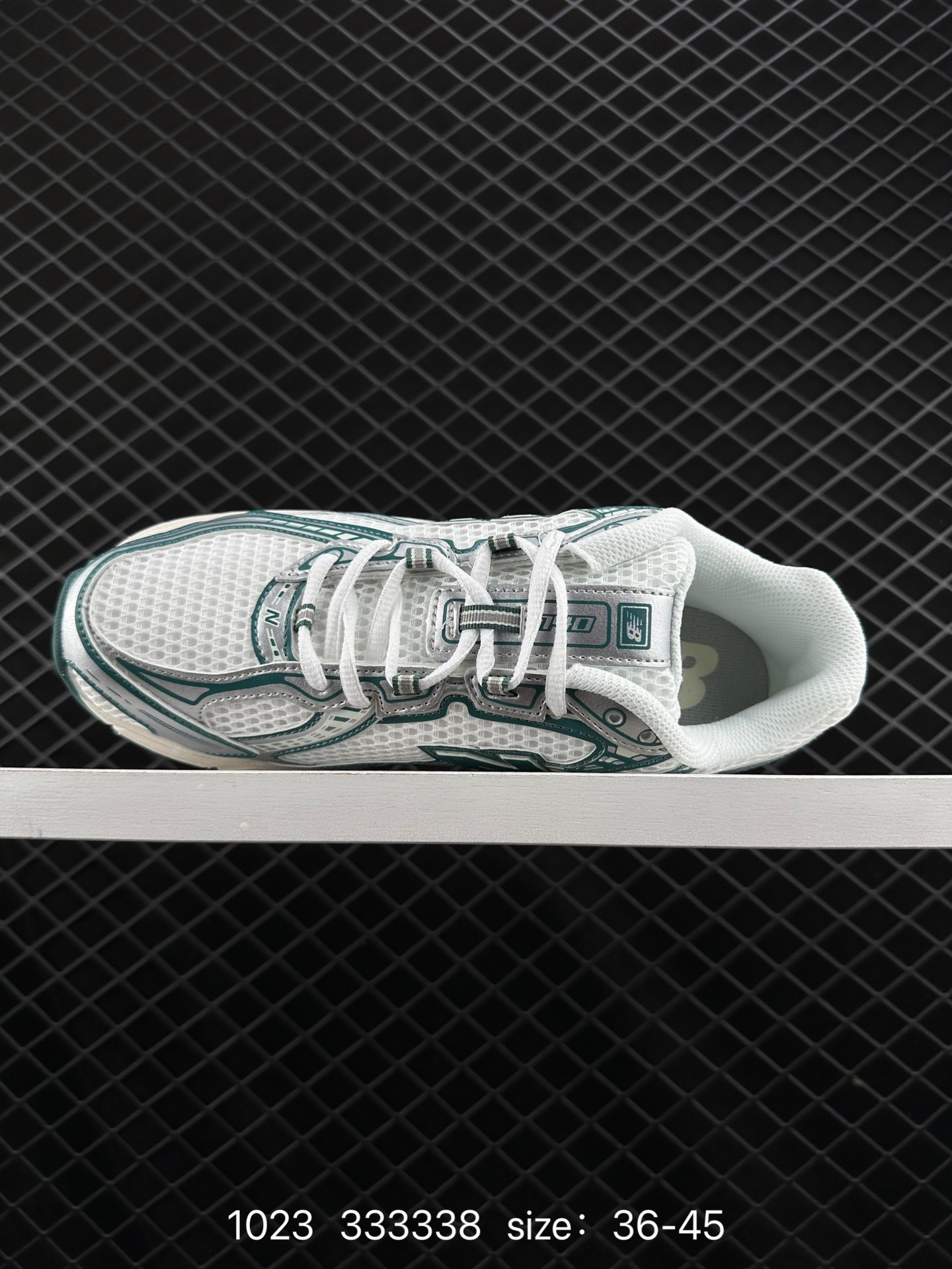 New Balance MR740 NB